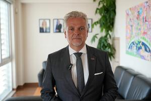 Satler pozvao na usvajanje ustavnih amandmana i izbor sudija...
