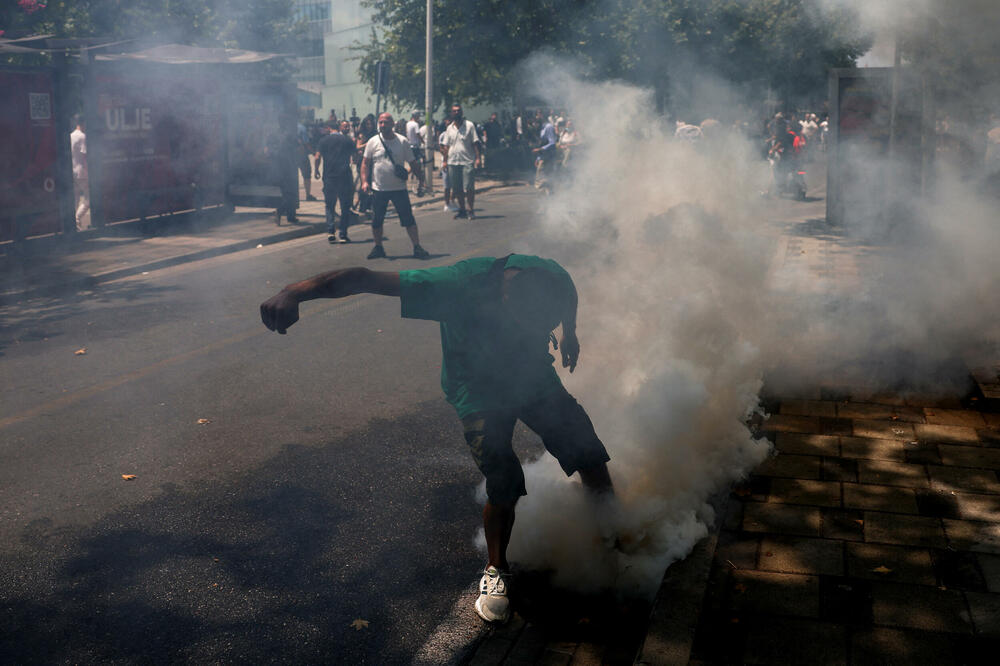 U sukobima u Tirani povrijeđena su tri policajca i jedan demonstrant, Foto: REUTERS