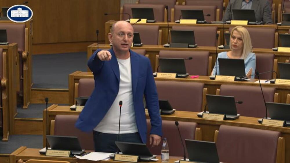 UŽIVO Knežević: Ustavne promjene djelo Ranka Krivokapića