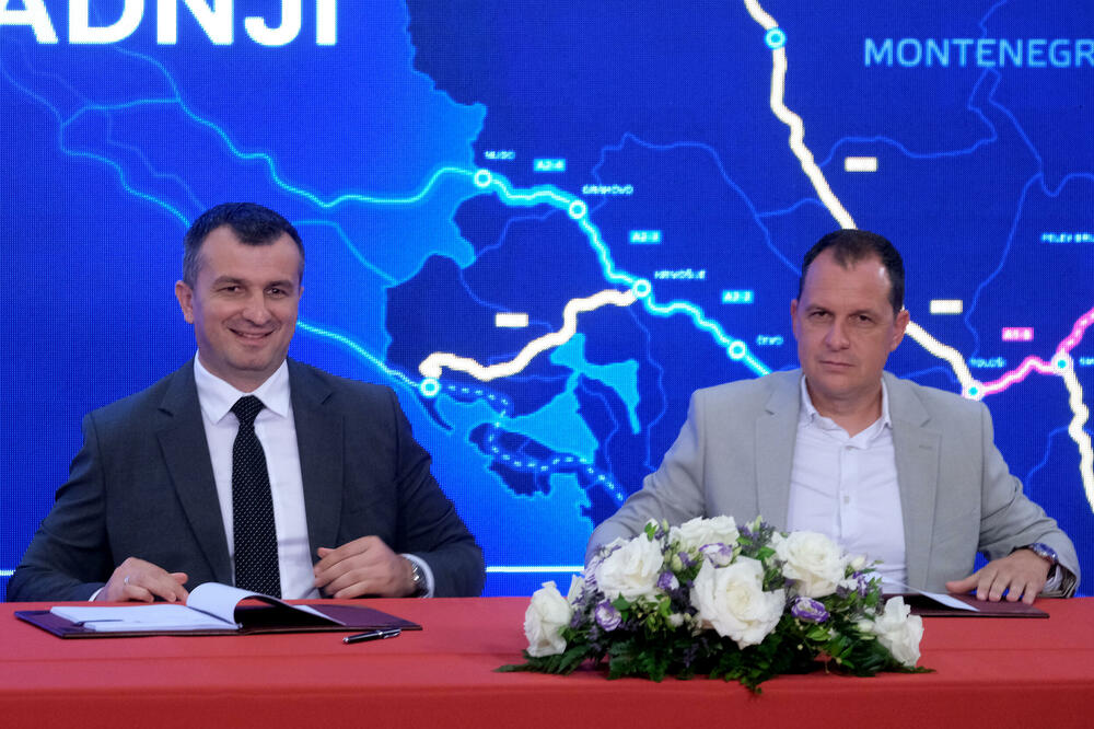 Sa potpisivanja ugovora o gradnji obilaznice: Ljiljanić i Marić, Foto: Risto Bozovic