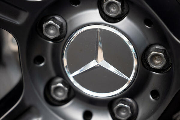 Mercedes готує великий наступ: електричний C-клас демонструє, як...