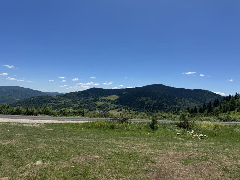 <p>Rekonstruisana je dionica u dužini od 3,2 kilometra, a ukupna vrijednost investicije iznosila je oko 206.000 eura</p>