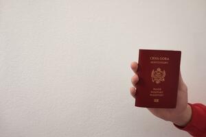 Ombudsman ispituje šta koči &bdquo;zlatne pasoše&rdquo;: Rusi zahtijevaju da...