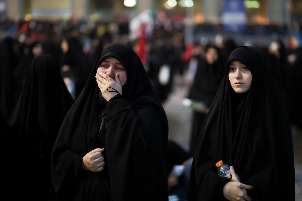 <p>Usred tekućih pregovora između SAD i Irana, nakon što su u junu potpisali okvirni dogovor o okončanju sukoba, iransko Ministarstvo vanjskih poslova pozvalo je stanovništvo da masovno učestvuje u ceremonijama, kako bi "svijetu pokazali veličinu Irana i slavu nacionalnog jedinstva i autoriteta"</p>