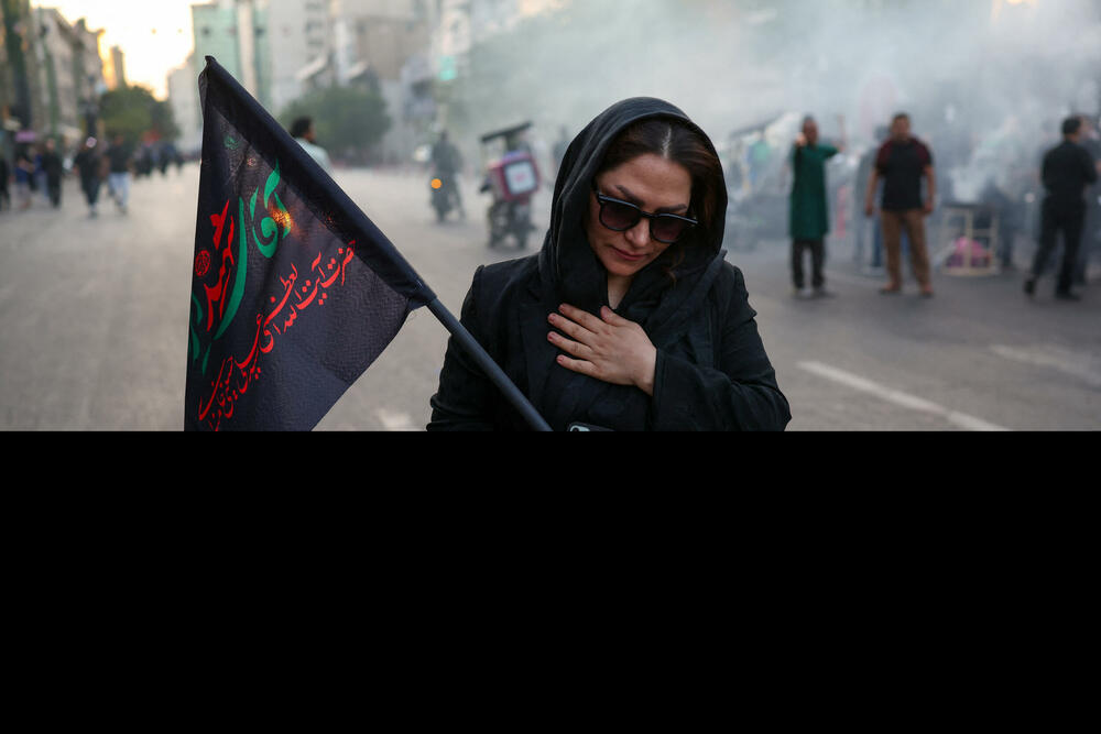 <p>Usred tekućih pregovora između SAD i Irana, nakon što su u junu potpisali okvirni dogovor o okončanju sukoba, iransko Ministarstvo vanjskih poslova pozvalo je stanovništvo da masovno učestvuje u ceremonijama, kako bi "svijetu pokazali veličinu Irana i slavu nacionalnog jedinstva i autoriteta"</p>