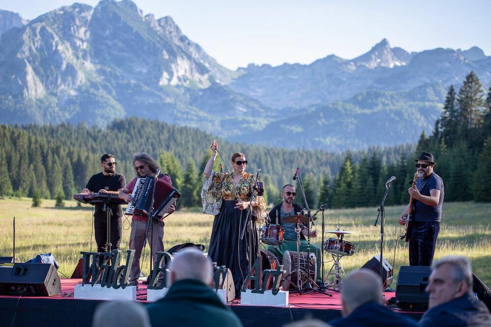 Etno-grupa Ljubojna na sceni podno Durmitora, Foto: Media biro