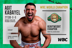 Kurd iz Leverkuzena bio prvi u redu i preuzeo je WBC pojas...