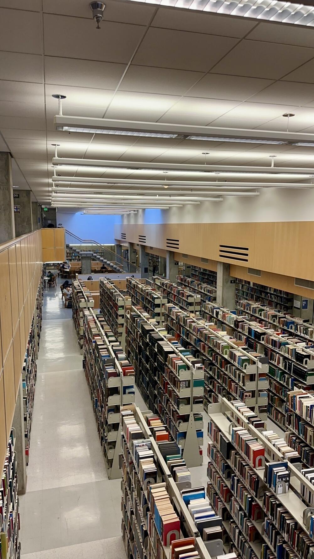 Main Stacks, podzemna biblioteka na četiri nivoa