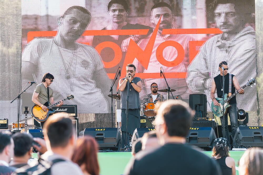 <p>Deseto izdanje okupilo ljubitelje roka, hip-hopa i književnosti, a finale pripalo riječkom bendu Let 3</p>