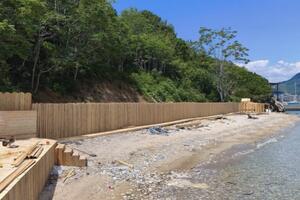 Zapečaćen plažni bar na ostrvu Sveti Nikola