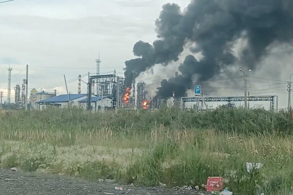 Požar u rafineriji Omsk, Foto: REUTERS