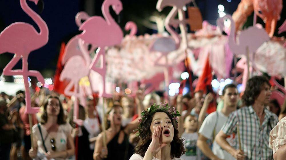 "Flamingo revolucija" u Albaniji: Pat pozicija premijera Rame i...
