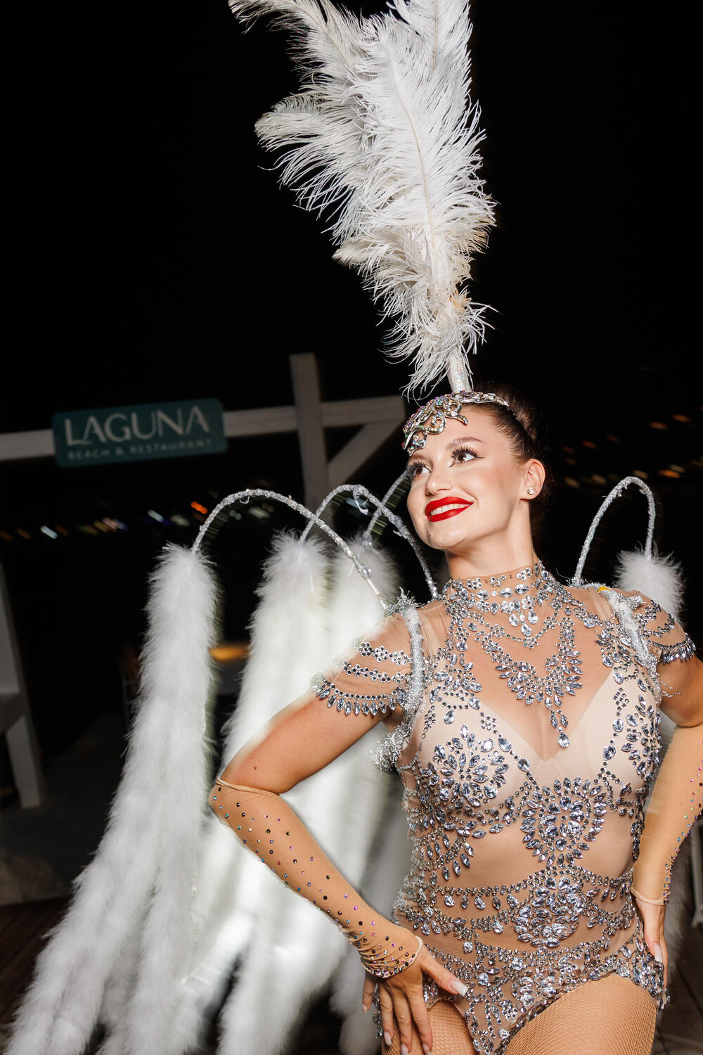 <p>Budva, Montenegro &ndash; Ovog ljeta, Laguna Beach & Restaurant priprema veče koje ima sve elemente događaja o kojem će se pričati: bijeli dress code, šampanjac, muziku, nastupe uživo, večeru uz more i plažu koja se, nakon zalaska sunca, pretvara u scenu za jednu od najatraktivnijih zabava sezone.</p>