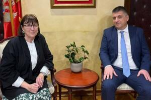 Odlazeća ambasadorka Velike Britanije pohvalila rad SDT-a