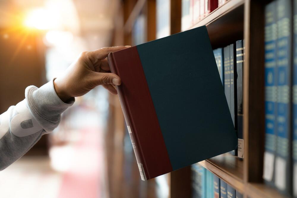 MPNI raspisalo konkurs: Stipendije za đake i studente romske i...