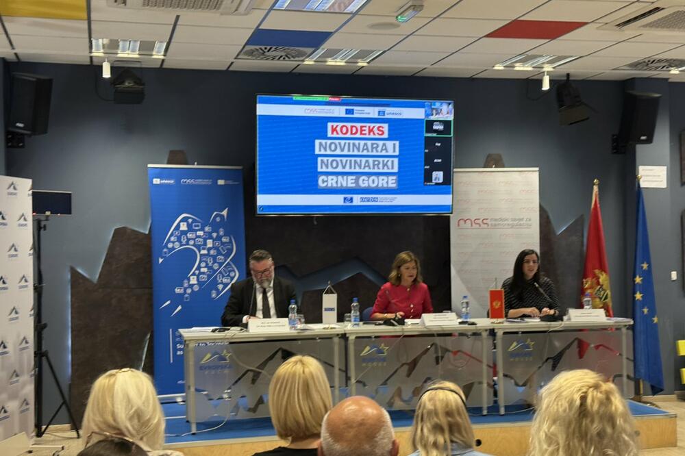 Sa predstavljanja revidirane verzija Kodeksa novinara i novinarki Crne Gor, Foto: Nikola Saveljić