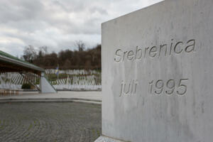 Dan sjećanja na Srebrenicu pred Vladom