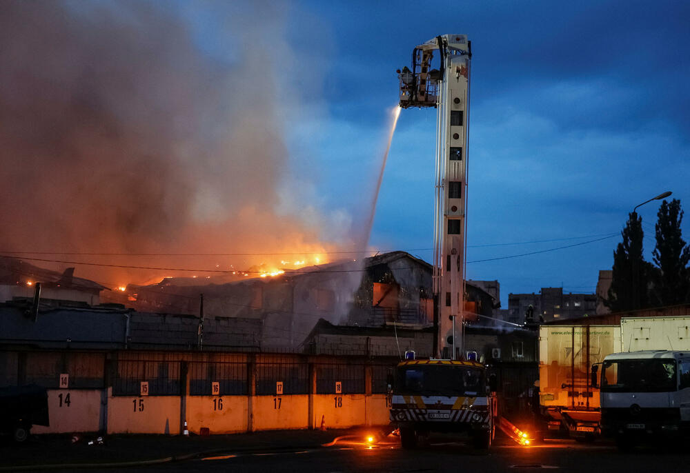<p>Dvije osobe povrijeđene u Kijevu, deset u raketnom napadu na luku Odesa</p>