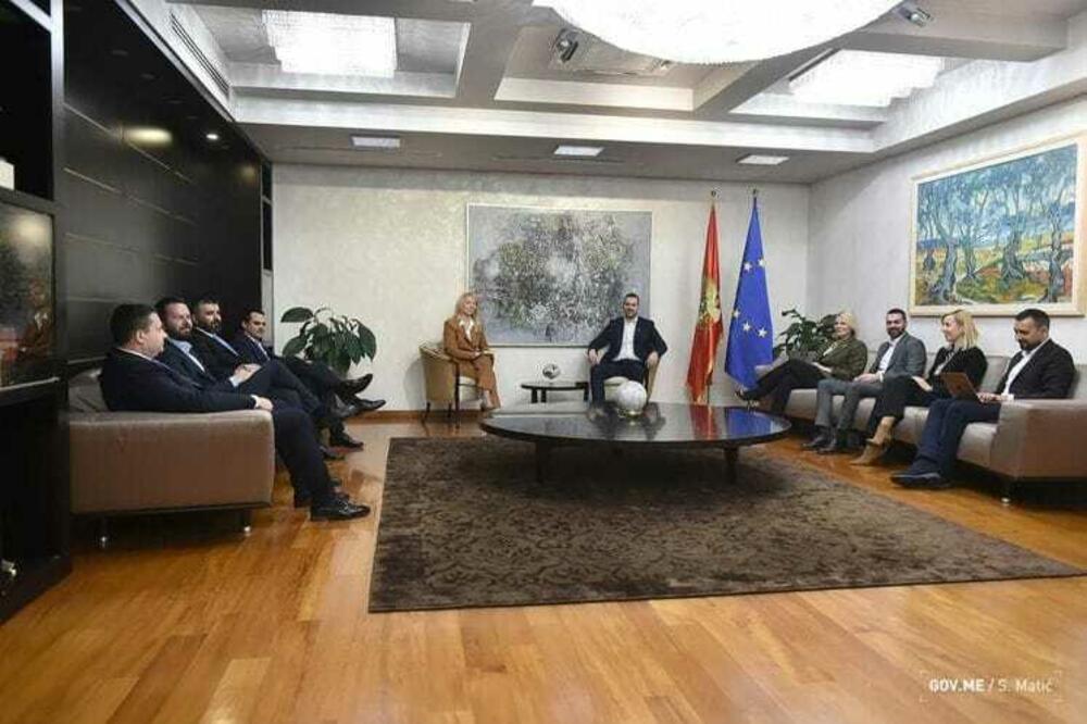 Sa ranijeg sastanka predstavnika Zajednice opština i premijera Milojka Spajića, Foto: Vlada Crne Gore