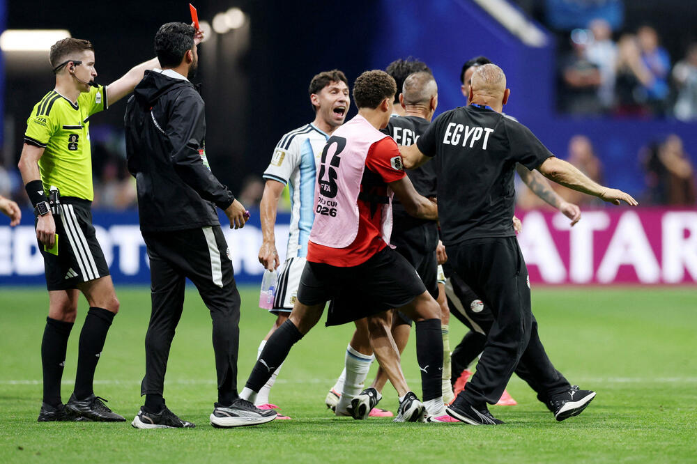 Meč u Atlanti imao je haotičan finiš, Foto: Paul Childs/Reuters