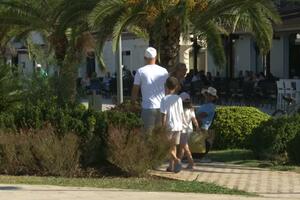 Ljeto u Tivtu osjeća se na svakom koraku: Šta turisti kažu o gradu...