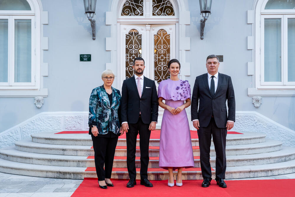 <p>&ldquo;Nikada ne smijemo odustati od države u kojoj se poštenje više isplati od prevare, znanje od poslušnosti, a odgovornost od političke podobnosti&rdquo;, poručio je Milatović</p>  <div contenteditable="false" tabindex="-1"> </div>