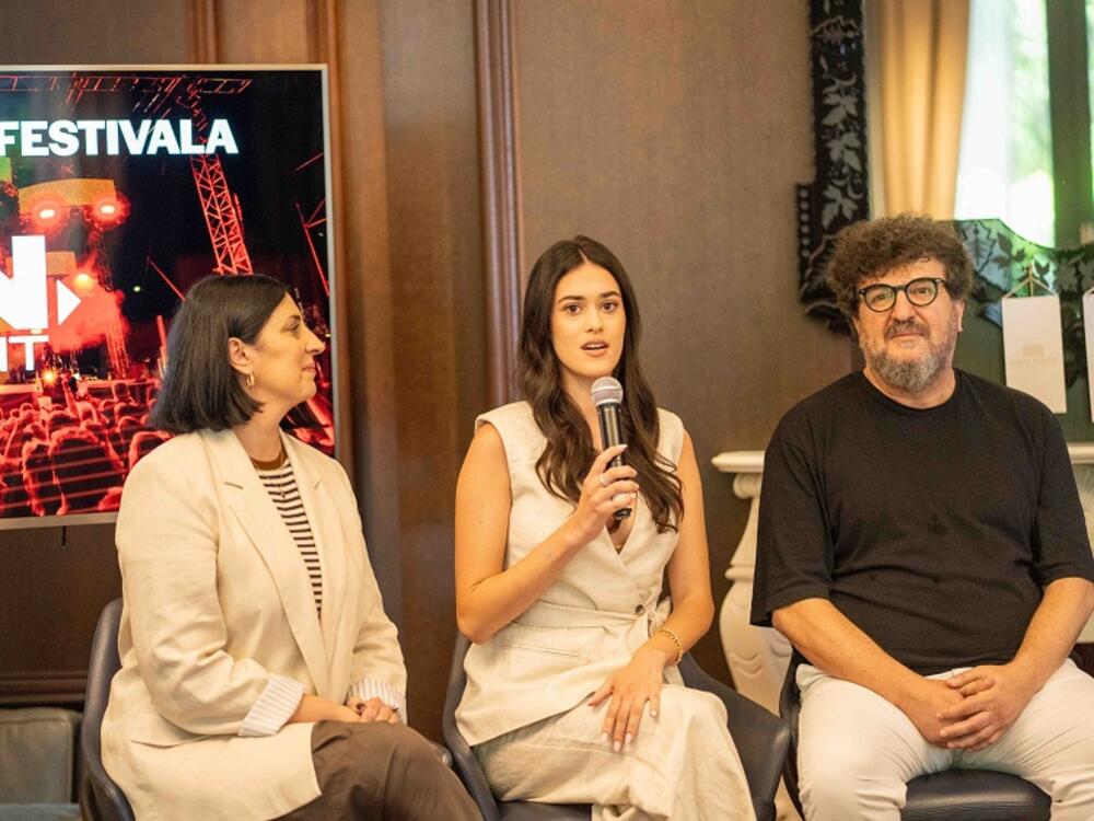 <p>Na konferenciji za medije održanoj u hotelu &ldquo;Porto Palace&rdquo; u Tivtu, zvanično su predstavljeni pokrovitelji i partneri šestog izdanja najvećeg muzičko-pivskog festivala u Crnoj Gori, Montenegro Beer Festa 2026, koji će se od 31. jula do 02. avgusta održati na Cetinju.</p>
