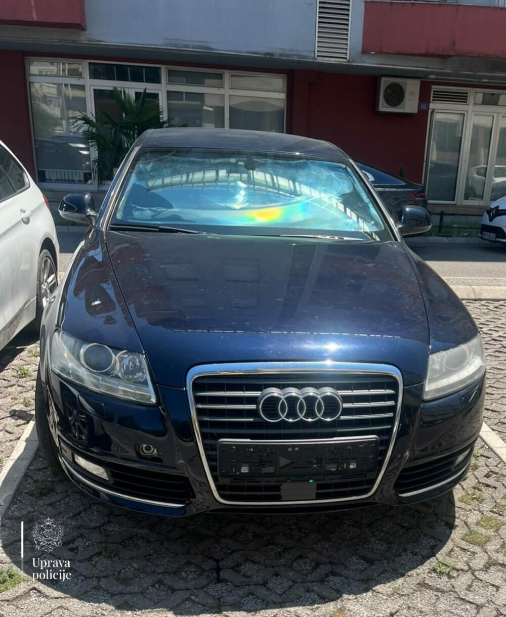 <p>Iz Uprave policije saopštili su da su službenici Odjeljenja bezbjednosti Podgorica u saradnji sa službenicima Sektora za borbu protiv kriminala realizovali ciljanu akciju usmjerenu na suzbijanje djelovanja organizovanih kriminalnih grupa i sa njima povezanih operativno interesantnih lica, sprečavanje neovlašćene proizvodnje, držanja i stavljanja u promet opojnih droga, kao i identifikaciju i procesuiranje lica koja se bave tzv. uličnom distribucijom narkotika</p>