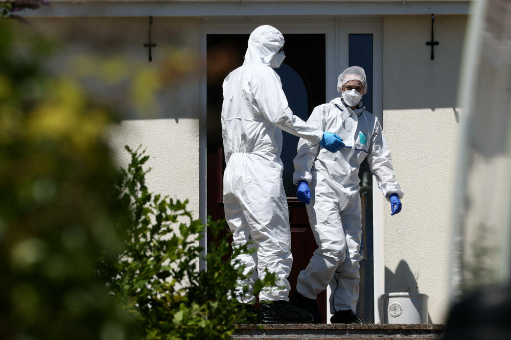 Forenzičari ispred kuće Vidikomb, Foto: Reuters