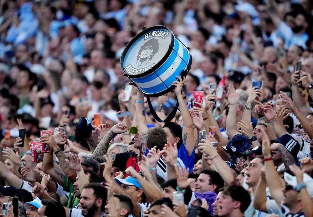 <p>Hulijan Alvares evrogolom lansirao aktuelnog šampiona protiv Švajcarske, Lautaro Martines stavio tačku - 3:1 nakon 120 minuta borbe u Kanzas Sitiju</p>