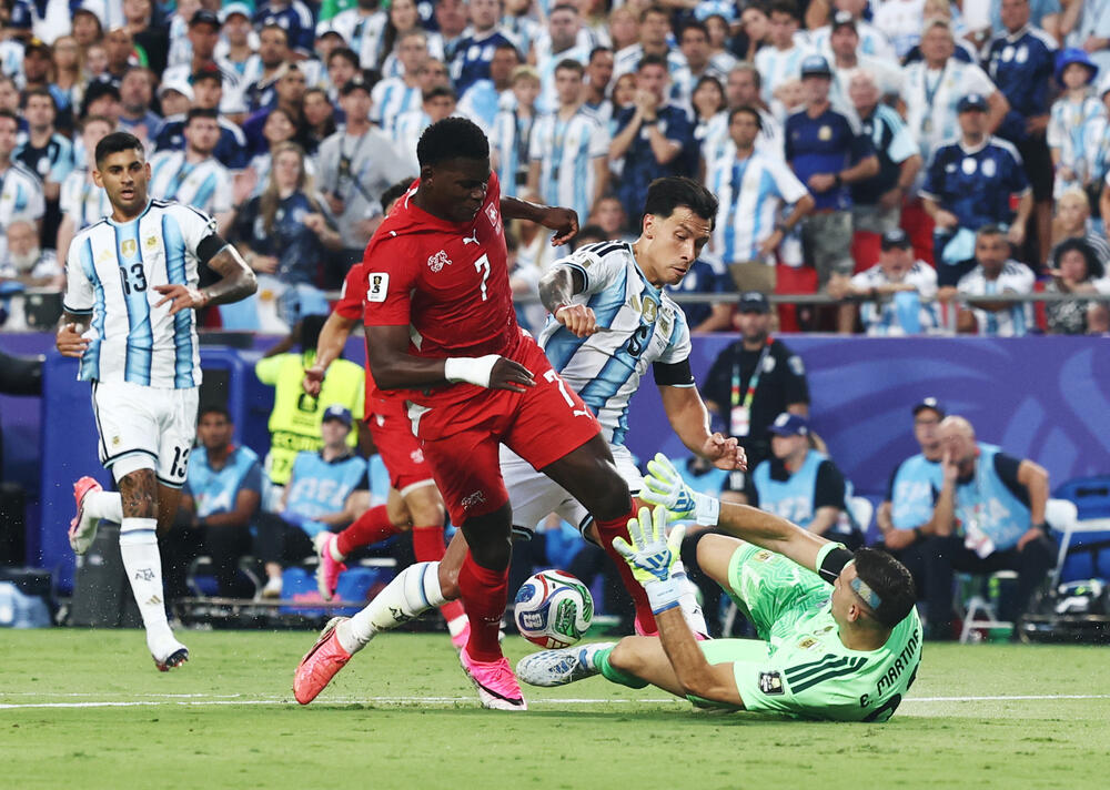 <p>Hulijan Alvares evrogolom lansirao aktuelnog šampiona protiv Švajcarske, Lautaro Martines stavio tačku - 3:1 nakon 120 minuta borbe u Kanzas Sitiju</p>