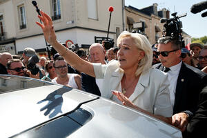 Le Pen dominira u anketama: U drugom krugu bi pobijedila i...