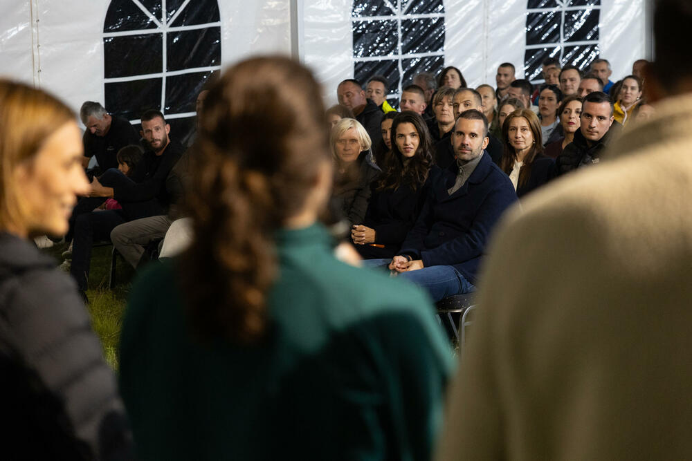 <p>"Kada autori i producenti osam godina rade na jednom filmu, koji potom doživi međunarodna prikazivanja i priznanja, poseban je trenutak kada se taj film vrati na mjesto na kojem je sniman, na 1.720 metara nadmorske visine", kazala je direktorica Filmskog centra Crne Gore Aleksandra Božović</p>