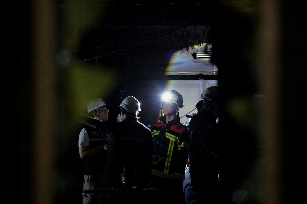 <p>U incidentu u pabu povrijeđene su 63 osobe, od kojih 22 teško, i one su hospitalizovane, izjavio je Surijačaj Ravivan, direktor Odjeljenja za prevenciju i ublažavanje posljedica katastrofa gradske uprave Bangkoka.</p>