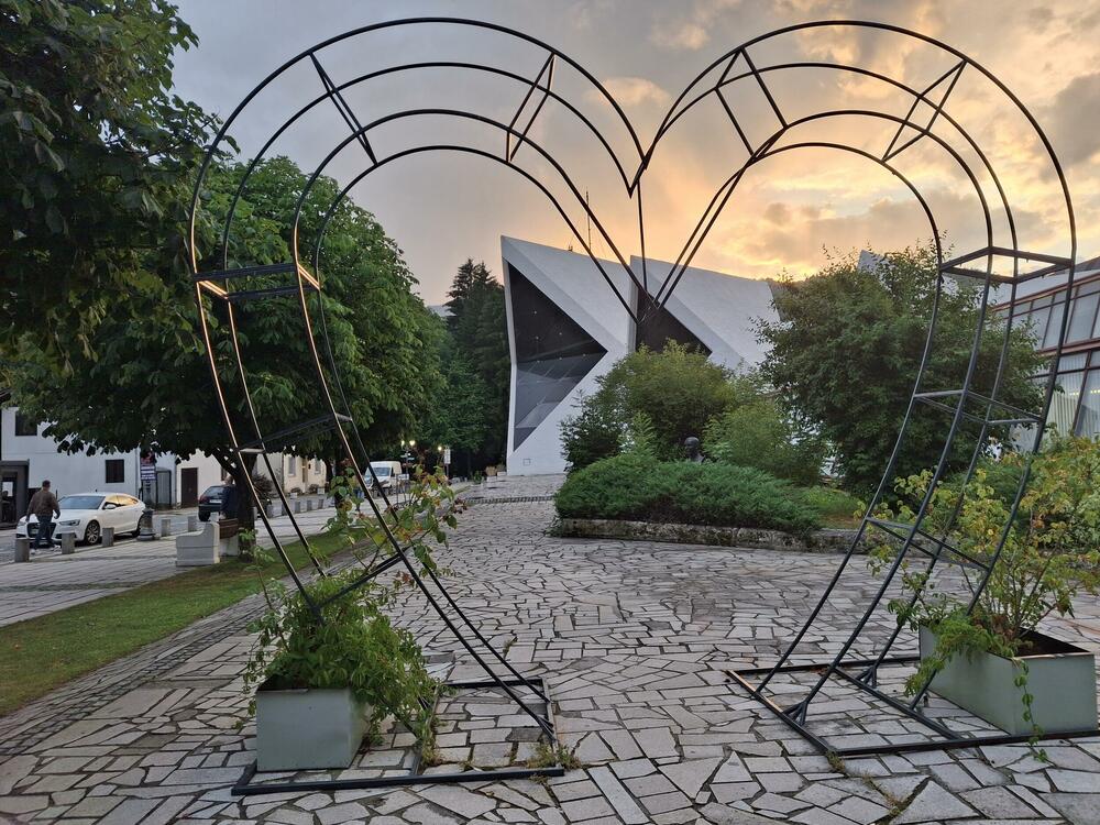 Spomen dom u Kolašinu