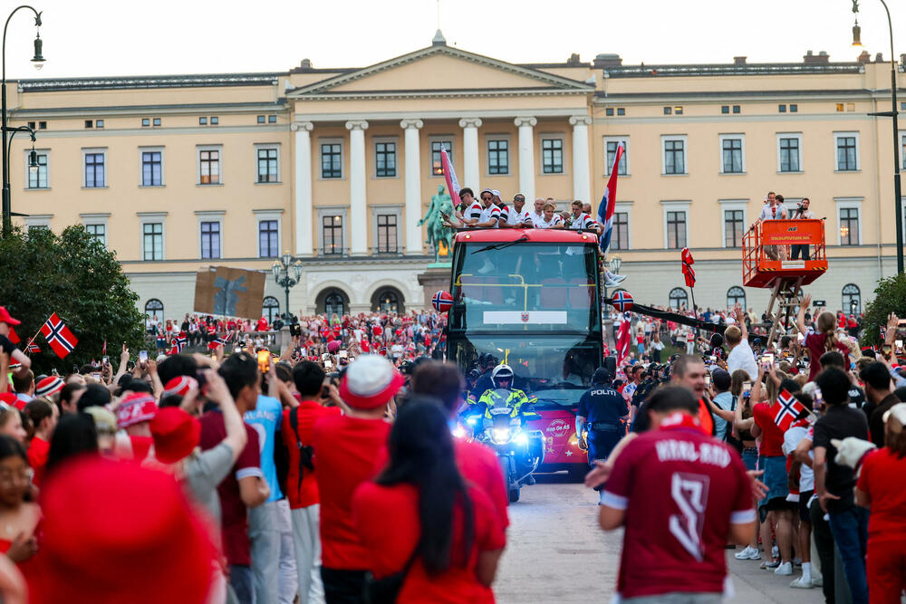 <p>Sjajan doček nakon istorijskog rezultata</p>