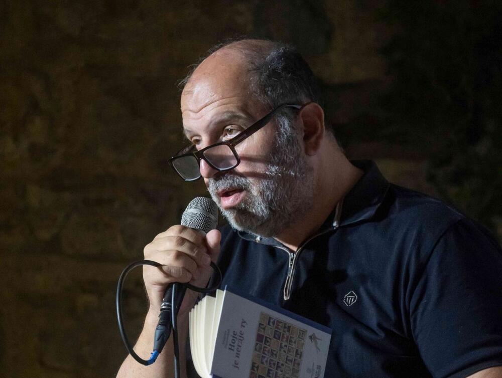 Andrija Radulović na Trgu pjesnika: Poezija je nova Nojeva barka...