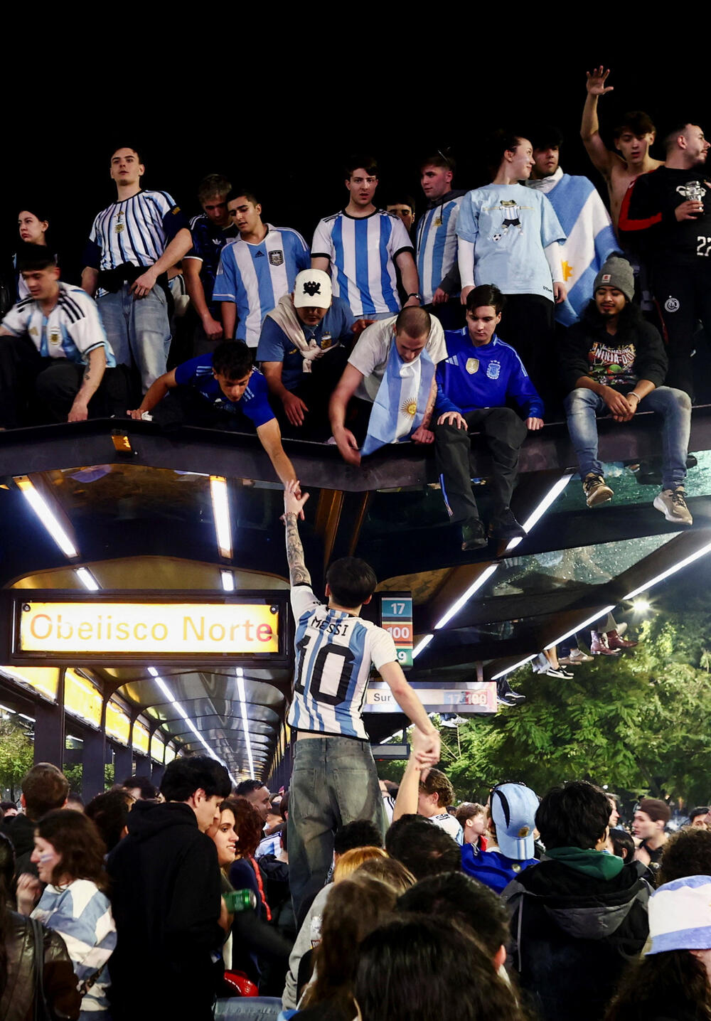 <p>Fudbal je u Argentini više od sporta, a kada se preko velikog rivala izbori novo finale Svjetskog prvenstva onda je "ludnica" još veća.<br /> </p>