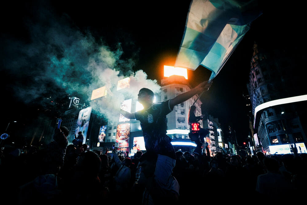 <p>Fudbal je u Argentini više od sporta, a kada se preko velikog rivala izbori novo finale Svjetskog prvenstva onda je "ludnica" još veća.<br /> </p>