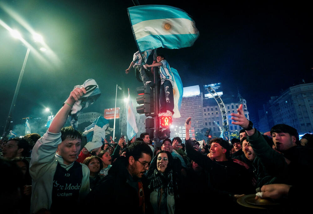 <p>Fudbal je u Argentini više od sporta, a kada se preko velikog rivala izbori novo finale Svjetskog prvenstva onda je "ludnica" još veća.<br /> </p>