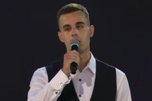 Komnen Vuković kehrte zum „Slavic Bazaar“ zurück und sang „Not Yet...“