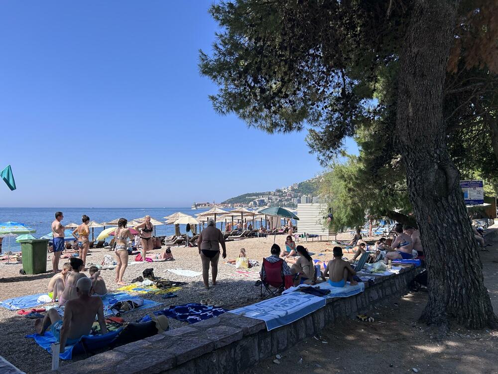 Privatni smještaj čeka špic sezone: Hotelijeri u Budvi zadovoljni,...