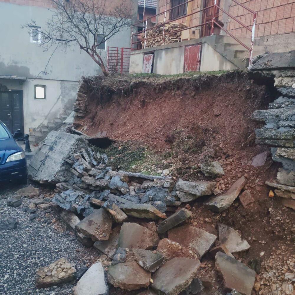 Pljevlja: Zid pao, pet kuća ugroženo