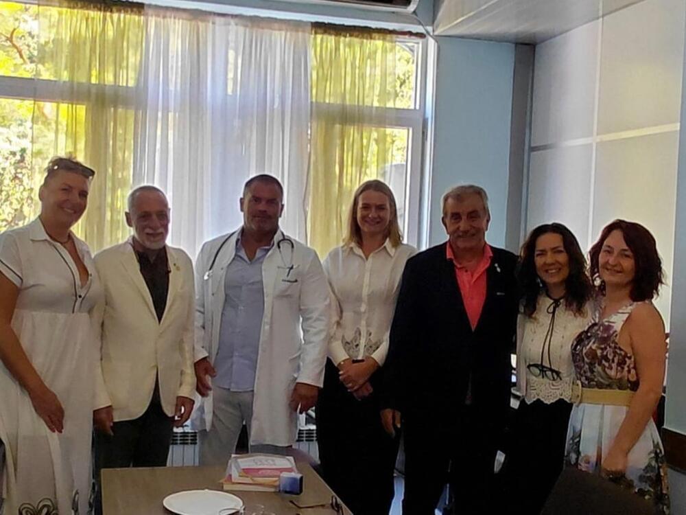 Podrška domaćih i stranih rotarijanaca opremanju KBC Kotor