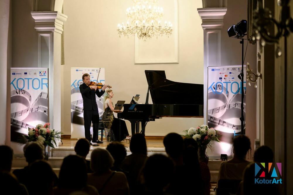 Nastup dua Trusov, Foto: KotorArt