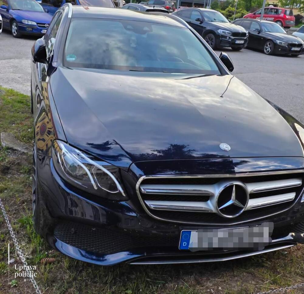 UP: Oduzeta dva vozila, jedno traži Interpol, drugo neregistrovano...