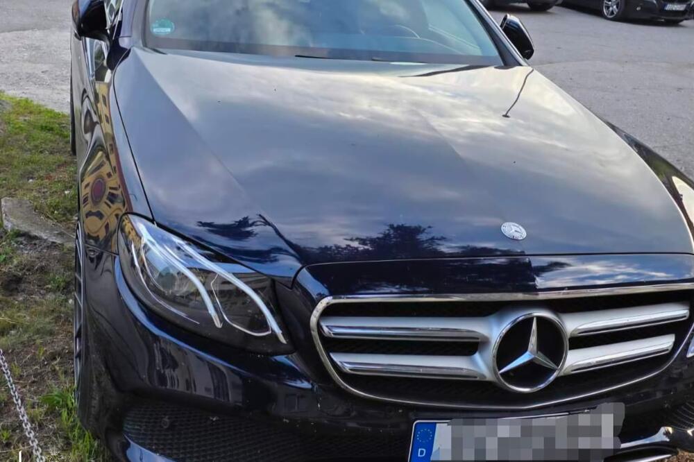 Oduzeti "mercedes", Foto: Uprava policije