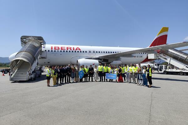 "Iberia" fliegt zweimal wöchentlich von Madrid nach Tivat.