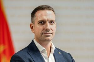Vuksanović: Odluka o modelu razvoja aerodroma mora biti zasnovana...
