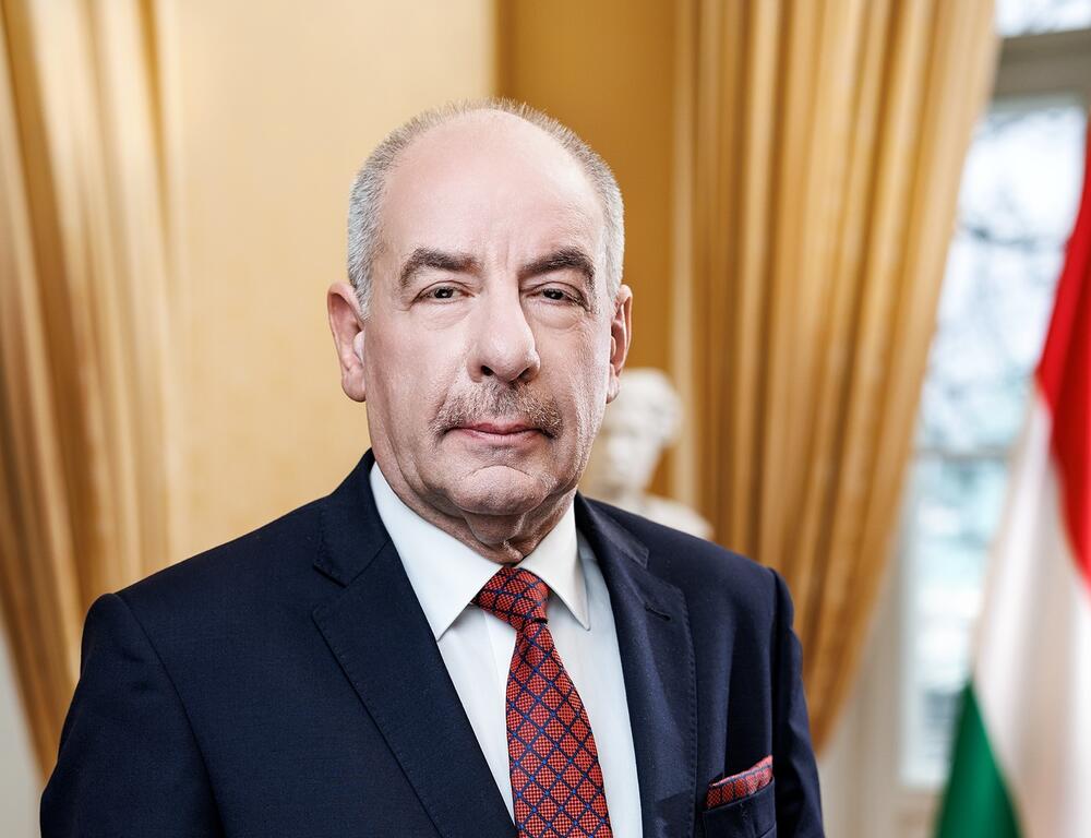 Mađarski predsjednik potpisao zakon kojim se završava njegov mandat